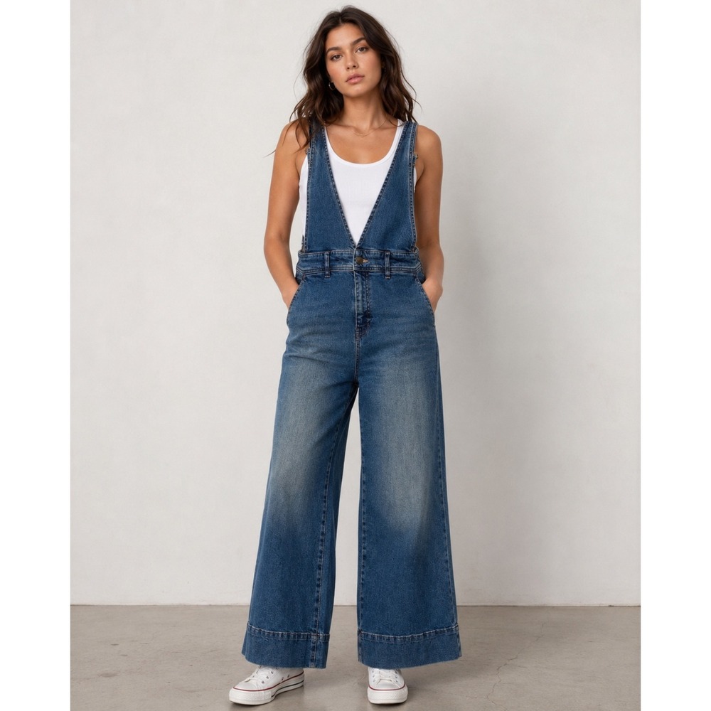 Free People Deep V Wide Leg Denim Overalls Medium Wash Blue Size 2 OB1140994